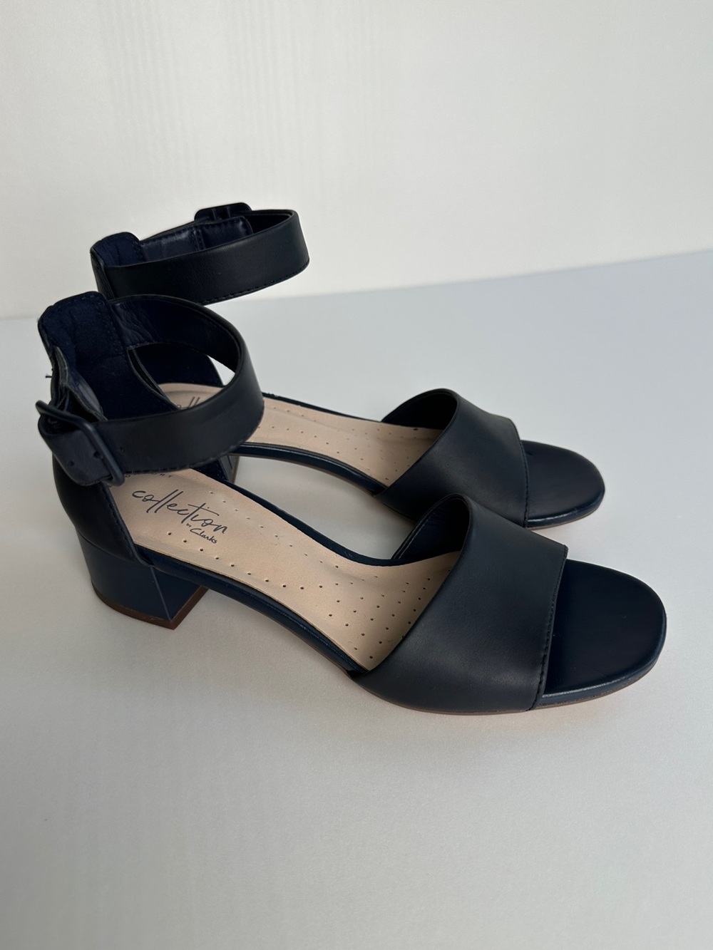 Clarks Elisa Dedra Navy Leather Ankle Strap Sandals Size 6M